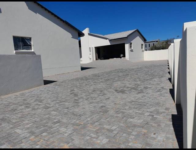 3 BEDROOM TOWNHOUSE FOR SALE IN CELTIC MEADOWS